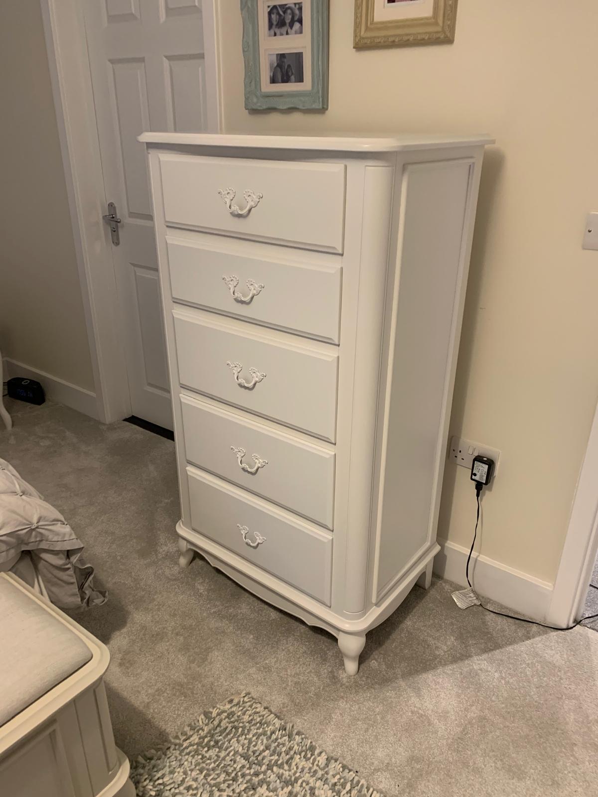 custom-furniture-finishing-in-Essex