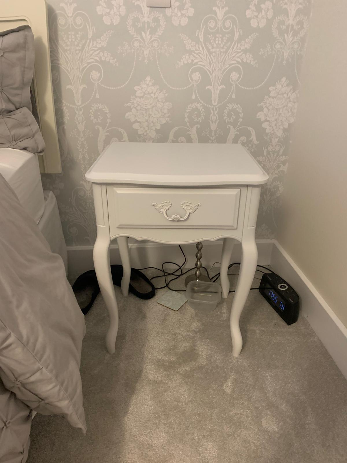 furniture-spray- painting-Essex